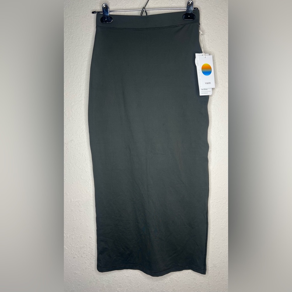 NEW Vuori Halo Column Skirt in Kale - Picture 5 of 8